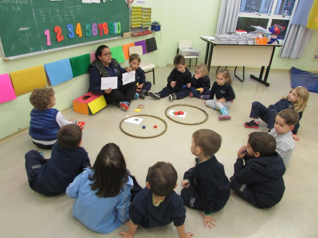 Atividades com blocos lógicos na educação infantil