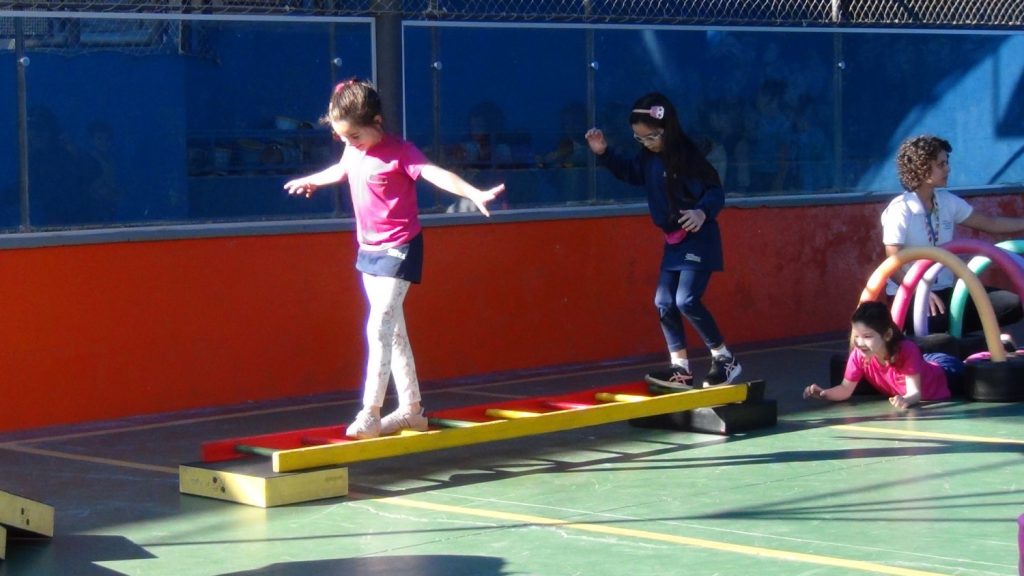 Desvio de obstáculos - Plano de atividade - Crianças bem pequenas - Educação Infantil