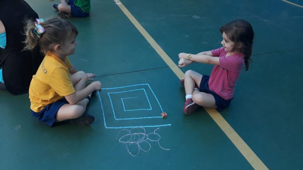 DeuBobeiraVirouBrincadeira - Jogos Africanos: Mancala 