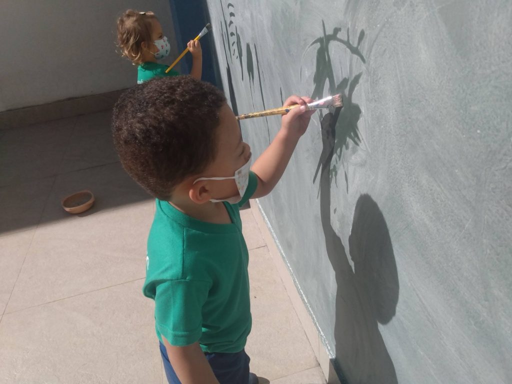 Educação infantil - Pintura no chão em 2023